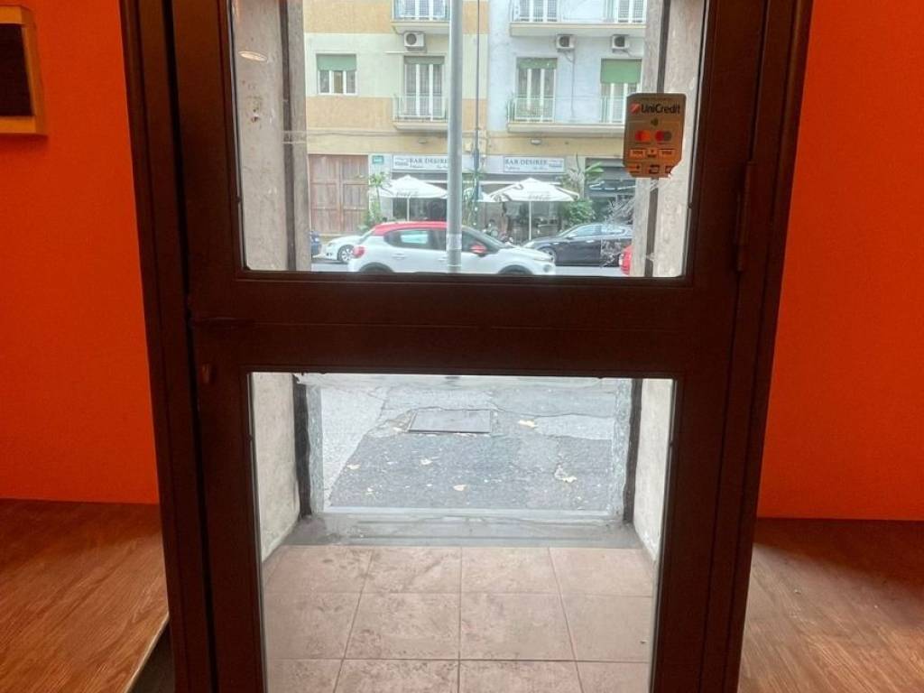 locale commerciale in vendita a Catania
