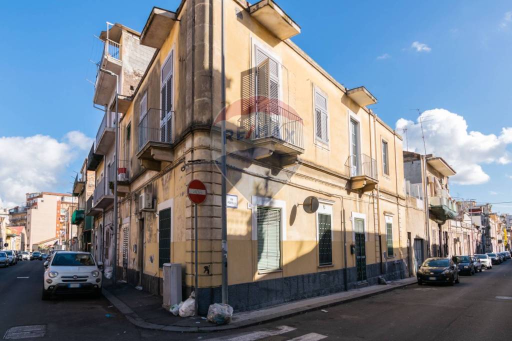 appartamento in vendita a Catania in zona Picanello