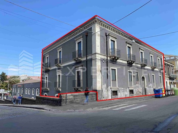 locale commerciale in vendita a Catania in zona Centro Storico
