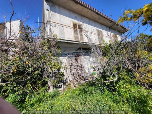 casa indipendente in vendita a Catania