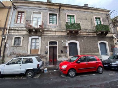 intera palazzina in vendita a Catania in zona Centro Storico