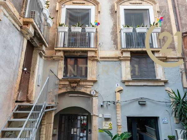 appartamento in vendita a Catania in zona Centro Storico
