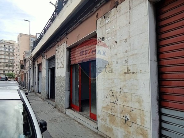 negozio in vendita a Catania in zona Picanello