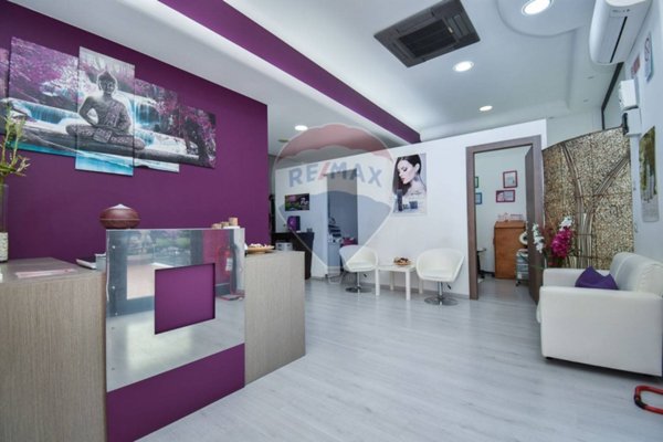 negozio in vendita a Catania in zona Ognina