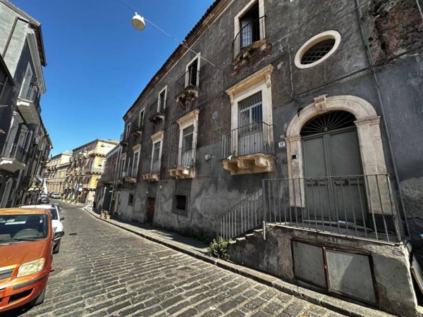 appartamento in vendita a Catania in zona Centro Storico
