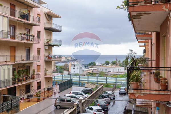 appartamento in vendita a Catania in zona Ognina
