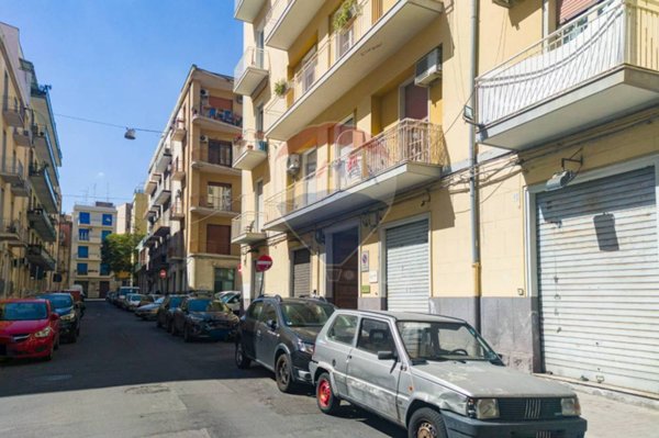 locale commerciale in vendita a Catania