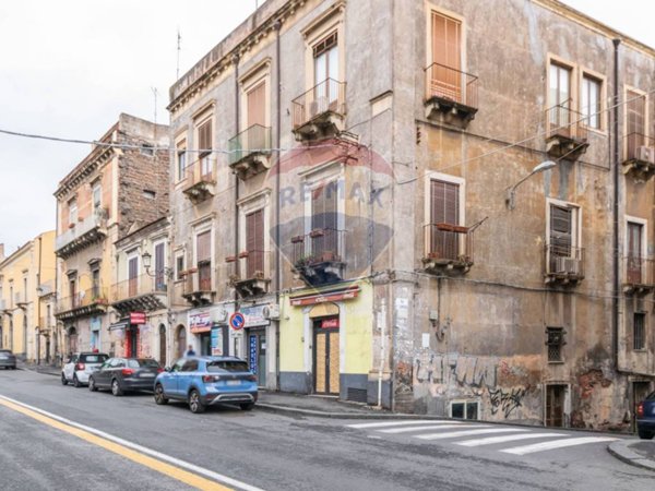 locale commerciale in vendita a Catania in zona Centro Storico