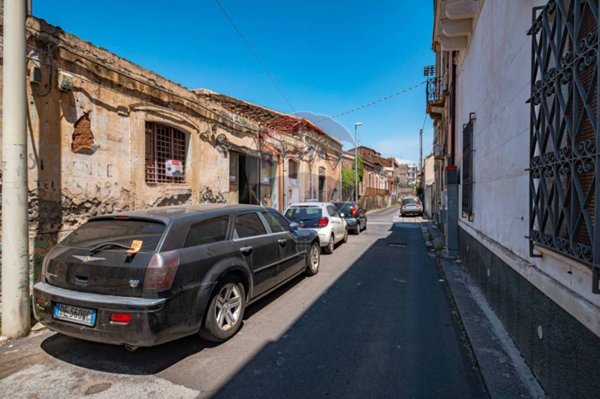 casa indipendente in vendita a Catania