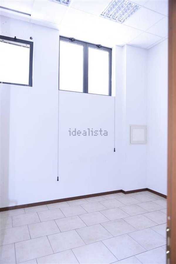 locale di sgombero in vendita a Catania in zona Ognina