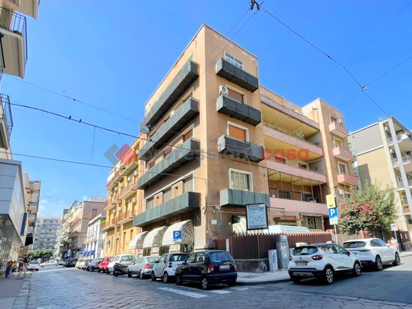 locale commerciale in vendita a Catania