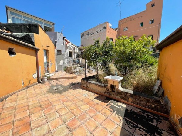 casa indipendente in vendita a Catania