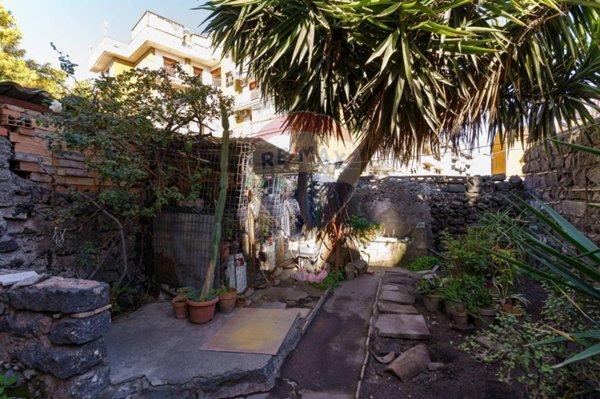 casa indipendente in vendita a Catania in zona Centro Storico