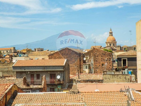 casa indipendente in vendita a Catania in zona Centro Storico