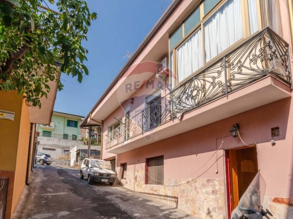 casa indipendente in vendita a Catania in zona Trappeto