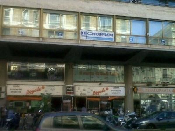 locale commerciale in vendita a Catania
