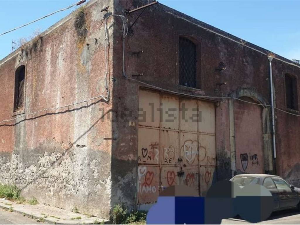 locale commerciale in vendita a Catania in zona Centro Storico