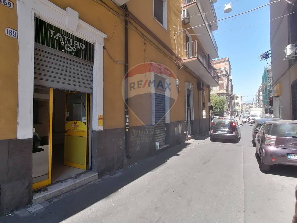 locale commerciale in vendita a Catania