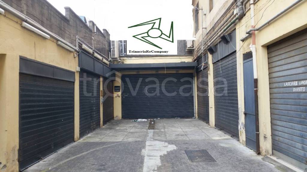 locale commerciale in vendita a Catania
