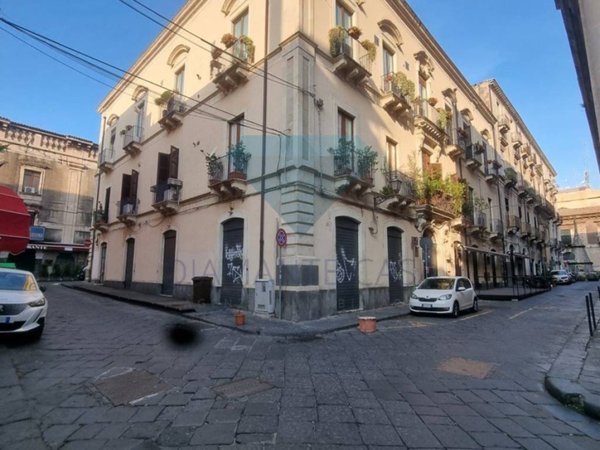 appartamento in vendita a Catania in zona Centro Storico