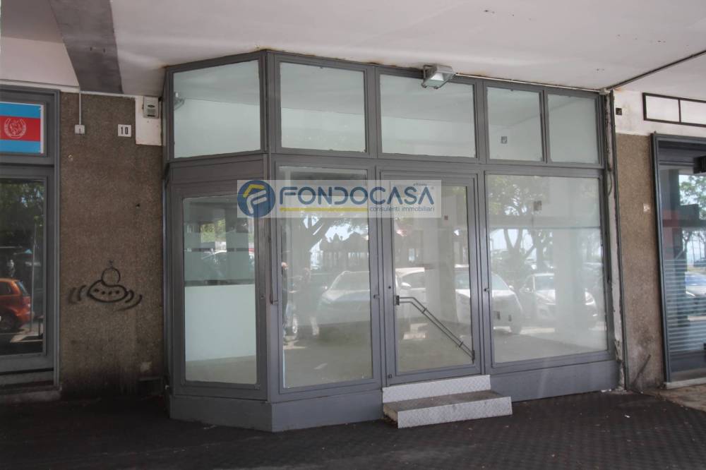 locale commerciale in vendita a Catania