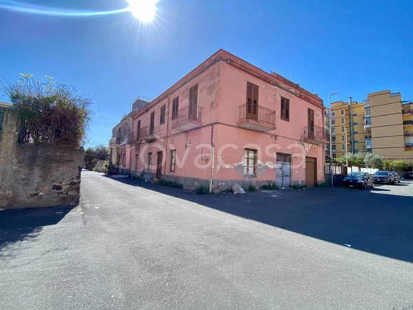 appartamento in vendita a Catania in zona Picanello