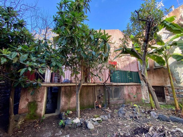 casa indipendente in vendita a Catania