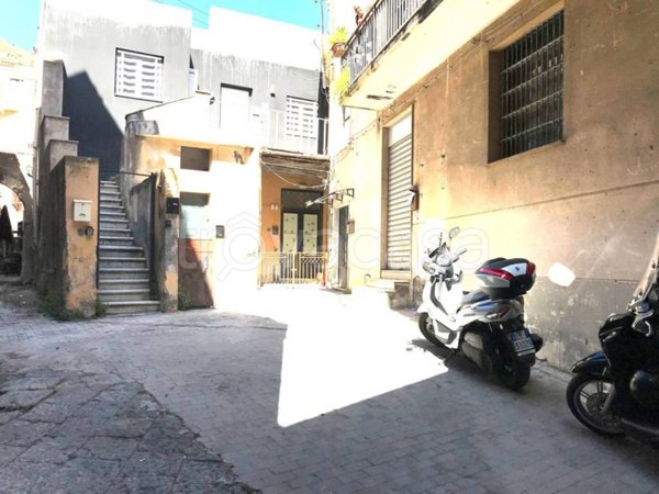 negozio in vendita a Catania in zona Centro Storico