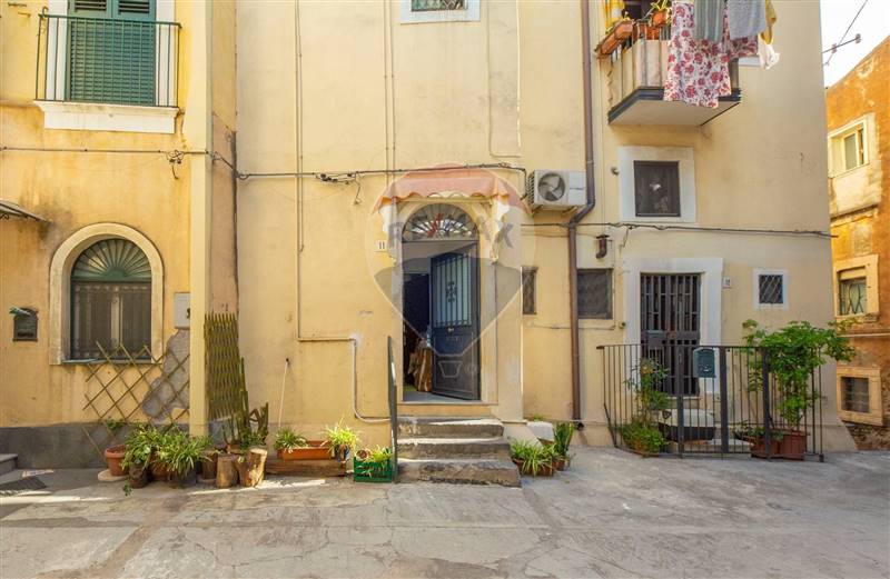 casa indipendente in vendita a Catania in zona Centro Storico