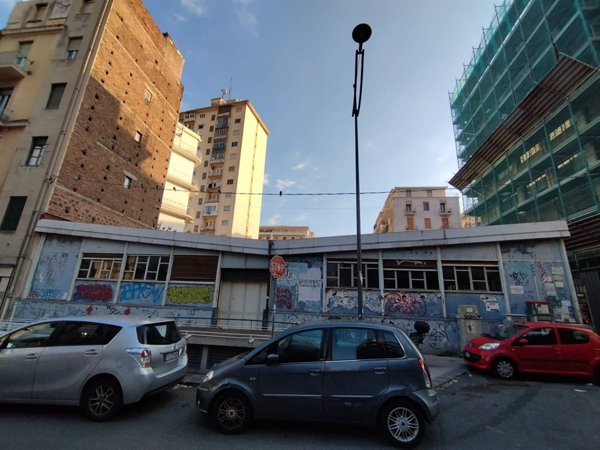 locale commerciale in vendita a Catania
