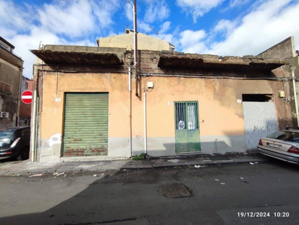 appartamento in vendita a Catania in zona Picanello