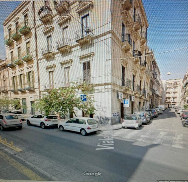 locale commerciale in vendita a Catania