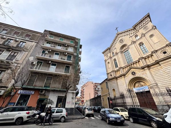 casa indipendente in vendita a Catania