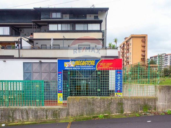 negozio in vendita a Catania in zona Librino