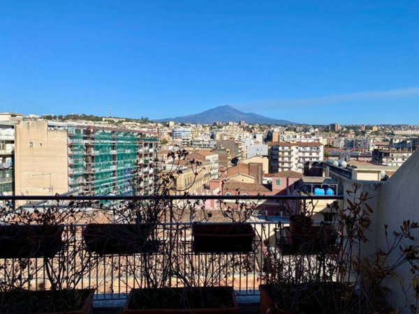 appartamento in vendita a Catania in zona Centro Storico