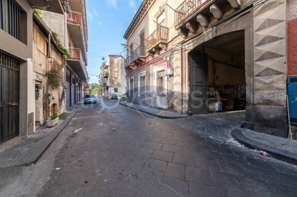 locale commerciale in vendita a Catania in zona Centro Storico