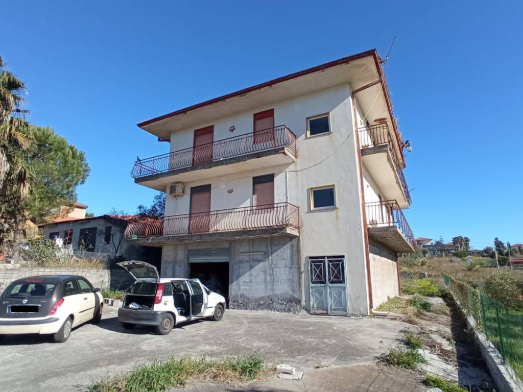 casa indipendente in vendita a Catania in zona Fontanarossa