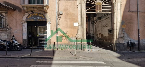 locale commerciale in vendita a Catania in zona Centro Storico