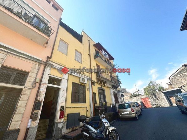 appartamento in vendita a Catania in zona Picanello