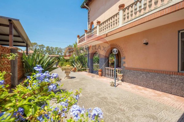 casa indipendente in vendita a Catania in zona Fontanarossa