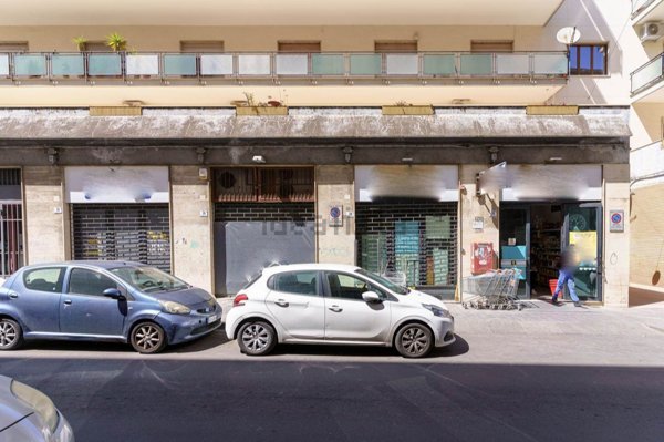 locale commerciale in vendita a Catania