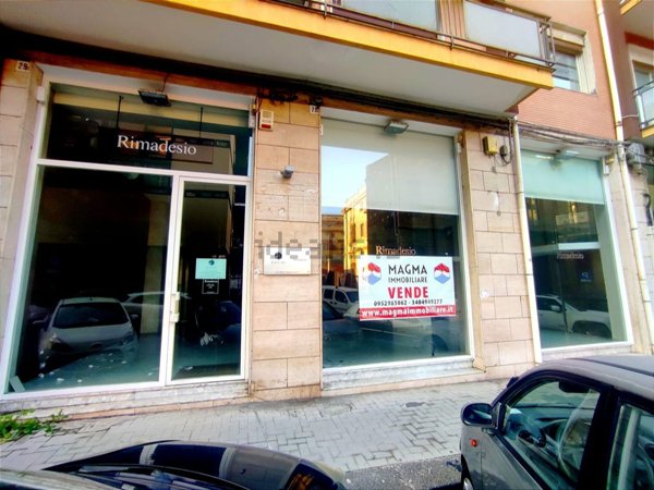 locale commerciale in vendita a Catania