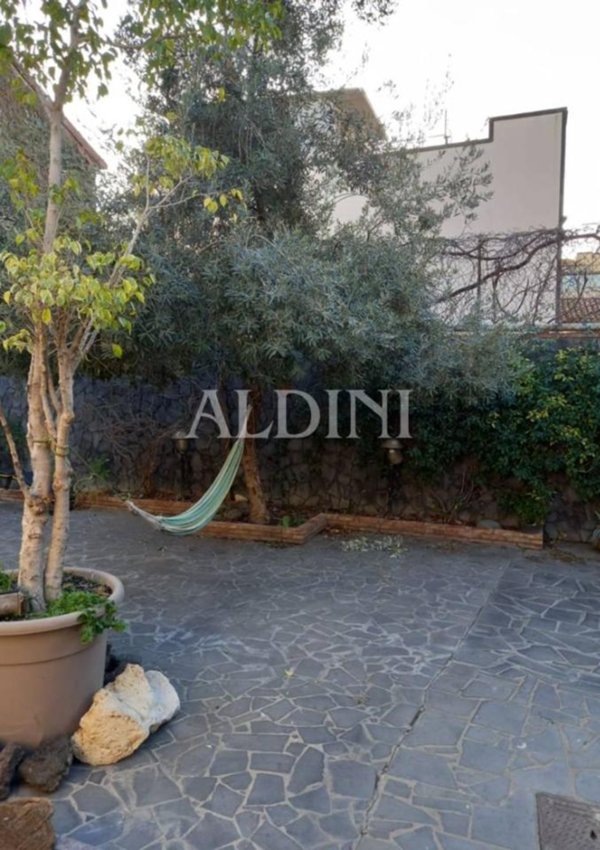 casa indipendente in vendita a Catania