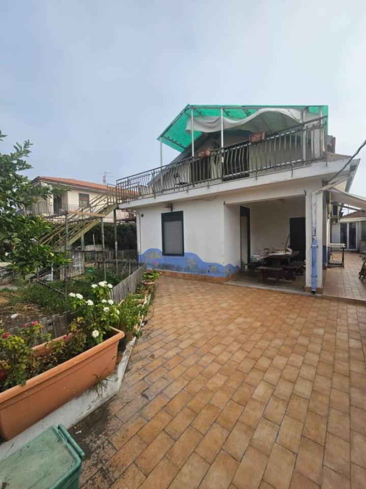 casa indipendente in vendita a Catania in zona Fontanarossa