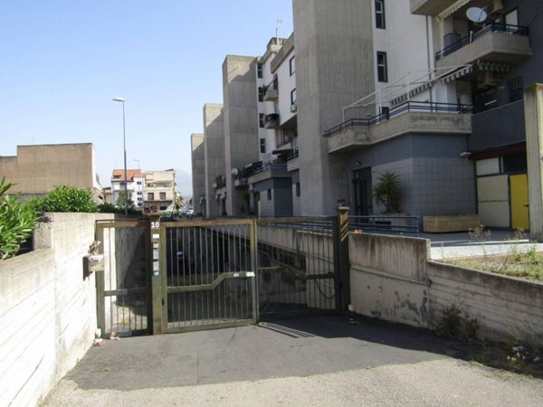 negozio in vendita a Catania in zona San Leone