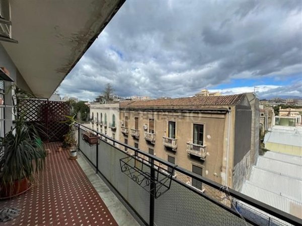casa indipendente in vendita a Catania
