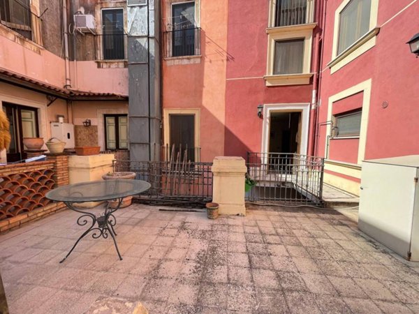 appartamento in vendita a Catania in zona Centro Storico
