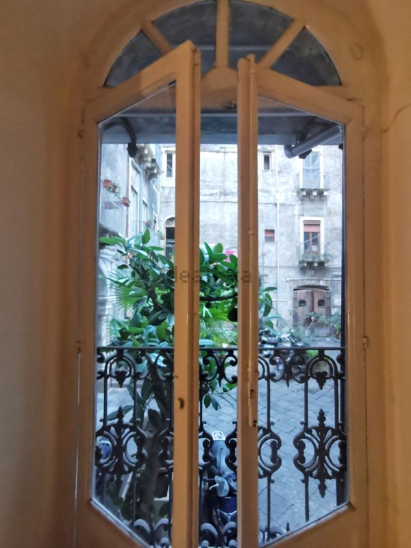 appartamento in vendita a Catania in zona Centro Storico