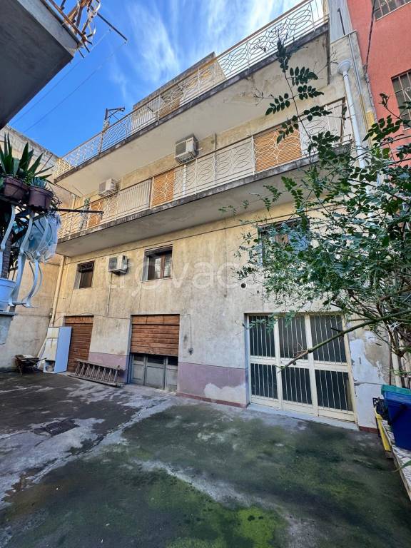 appartamento in vendita a Catania in zona Picanello