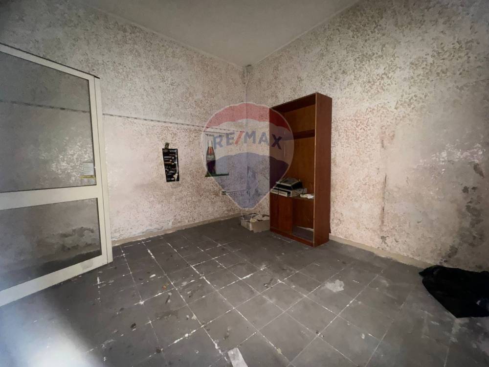 negozio in vendita a Catania in zona Picanello
